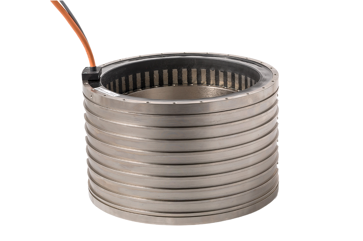 INA驅(qū)動和機電股份兩合公司（IDAM）憑借新的RIB系列力矩電機提供散熱優(yōu)化的直接驅(qū)動，使機床提高生產(chǎn)率并降低能源消耗。